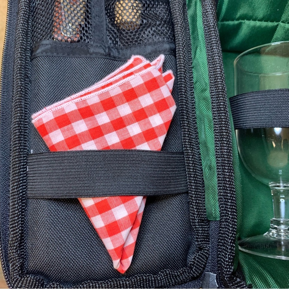 Picnic Time Insulated Wine Bag w/ Accessories - Picture 9 of 16